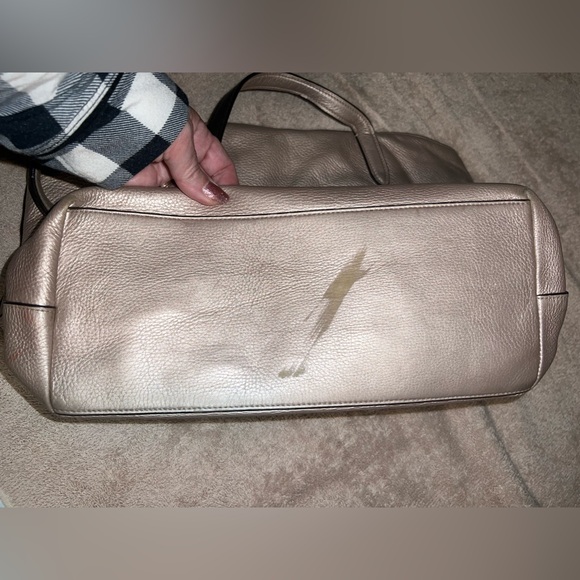 Coach Taylor Tote in Metallic pebble leather - Picture 3 of 8